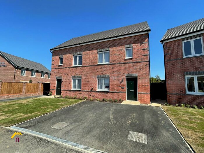 4 Bedroom Semi-Detached House To Rent In Viking Way, Hatfield, Doncaster, DN7