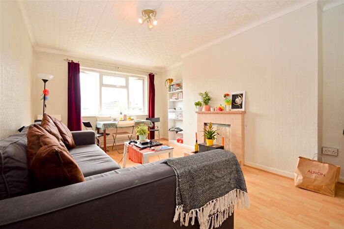 2 Bedroom Flat To Rent In Pitfield Street, Hoxton, N1