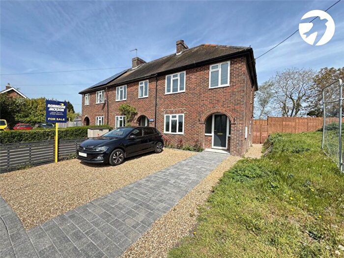 3 Bedroom End Of Terrace House For Sale In Hockenden Lane, Swanley, BR8