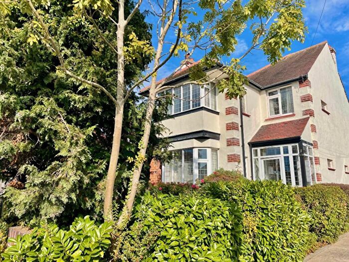 4 Bedroom Detached House For Sale In Marine Estate, Leigh-On-Sea, Essex, SS9