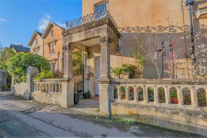 3 Bedroom Flat To Rent In St Marks Road, Bath, BA2