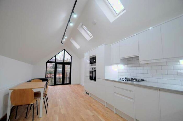 2 Bedroom Maisonette Flat To Rent In Copleston Road, London, SE15