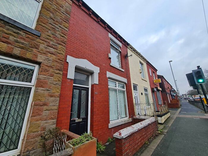 2 Bedroom Terraced House To Rent In Hollins Road, Oldham, OL8