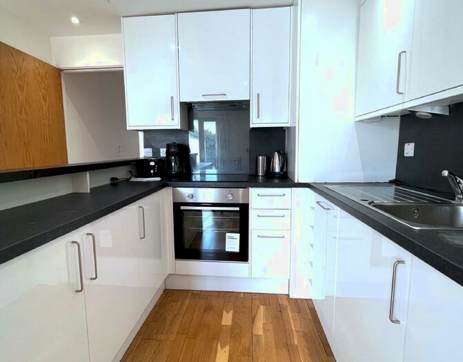 2 Bedroom Flat To Rent In Shackleton House, London, NW1