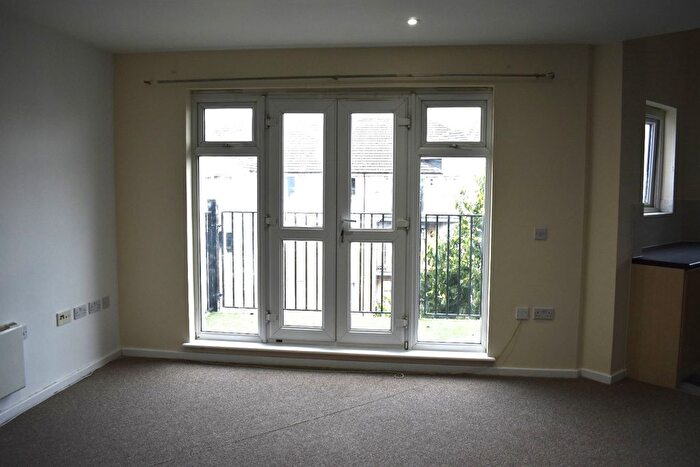 2 Bedroom Flat For Sale In Enstone Road, Enfield, EN3