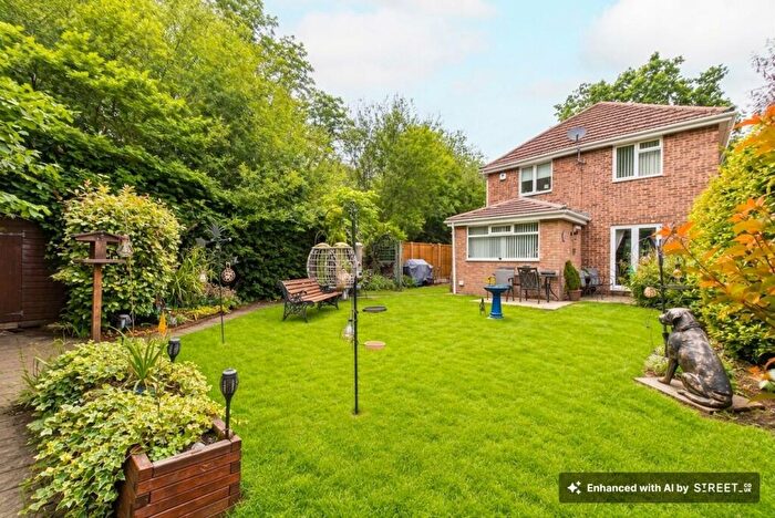 3 Bedroom Detached House For Sale In Droxford Crescent, Tadley, RG26