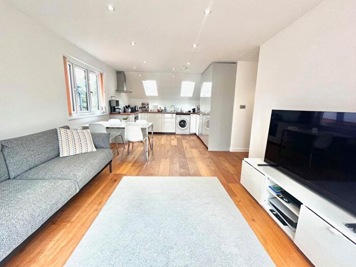 2 Bedroom Penthouse To Rent In Commercial Road, Southampton, SO15