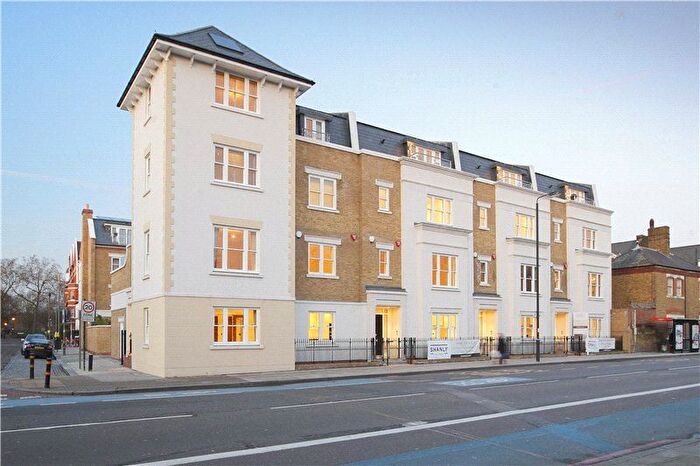 4 Bedroom End Of Terrace House For Sale In Battersea Park Road, London, SW11