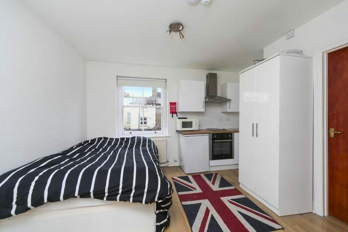 Studio To Rent In Parsifal Road, West Hampstead, London, NW6