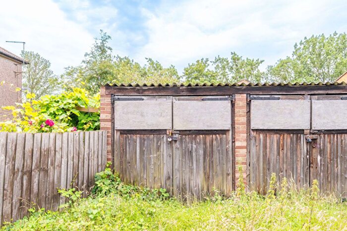 Garage / Parking To Rent In Norbury, London, SW16