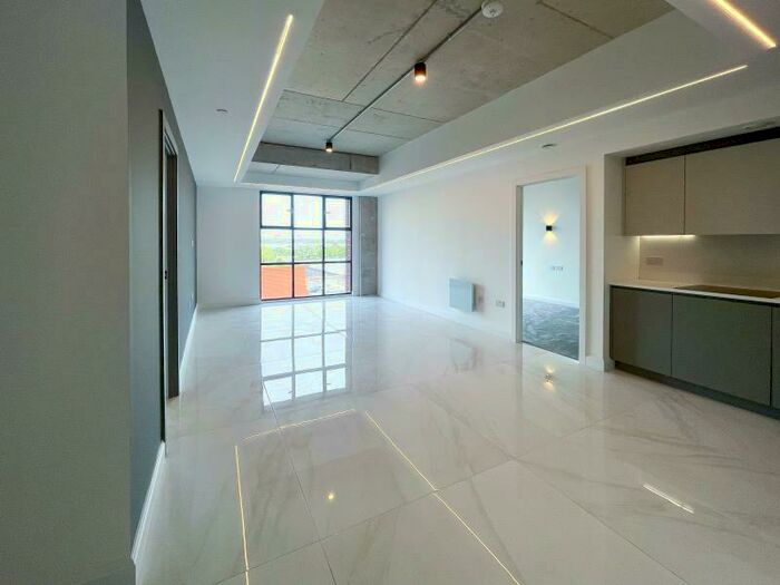 2 Bedroom Apartment To Rent In Apt . :: One Silk Street, M4