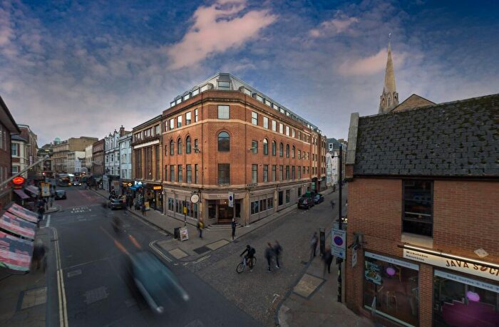 2 Bedroom Flat For Sale In New Inn Hall Street, Oxford, OX1