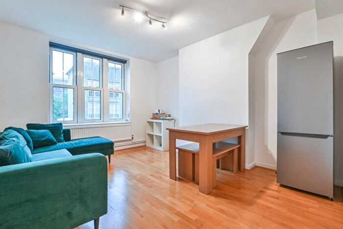 3 Bedroom Flat To Rent In Camden Park Road, Tufnell Park, London, NW1
