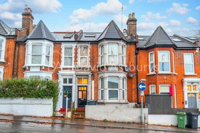 1 Bedroom Flat To Rent In Tottenham Lane, Crouch End, London, N8