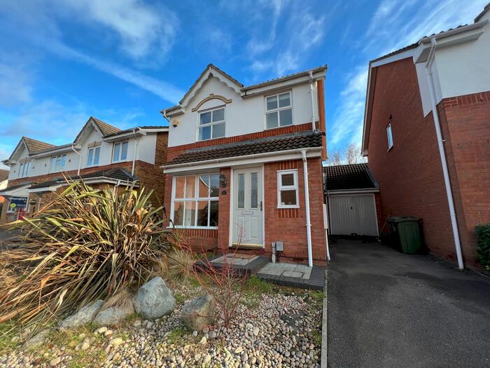 3 Bedroom Detached House To Rent In Comet Close, Ash Vale, GU12