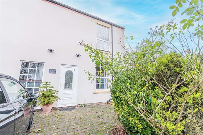 2 Bedroom Semi-Detached House For Sale In Crees Yard, Kirkby-In-Ashfield, Nottingham, NG17