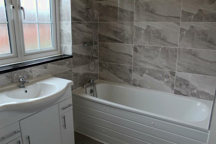 3 Bedroom Maisonette To Rent In Lordship Lane, London, N17