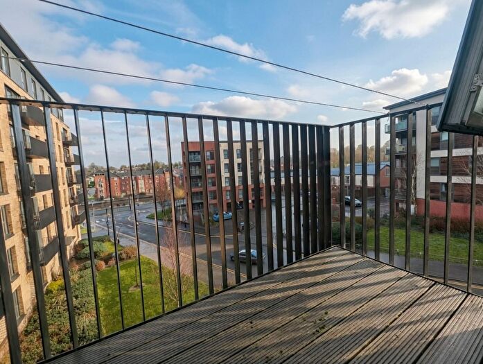 2 Bedroom Flat For Sale In Bell Barn Road, Birmingham, B15