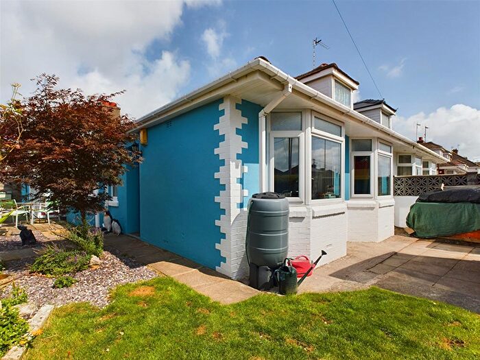 3 Bedroom Semi-Detached Bungalow For Sale In Ynyslas, Porthcawl, CF36