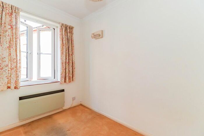 2 Bedroom Apartment For Sale In Town Bridge Court, Chesham, Buckinghamshire, HP5