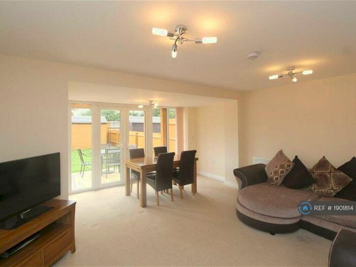 4 Bedroom Semi-Detached House To Rent In Hayton Way, Tattenhoe Park, Milton Keynes, MK4