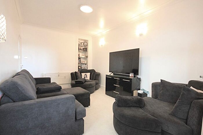 4 Bedroom Detached Bungalow For Sale In Persley Road, Bournemouth, BH10