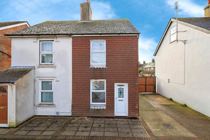 2 Bedroom End Of Terrace House For Sale In South Road, Hailsham, BN27