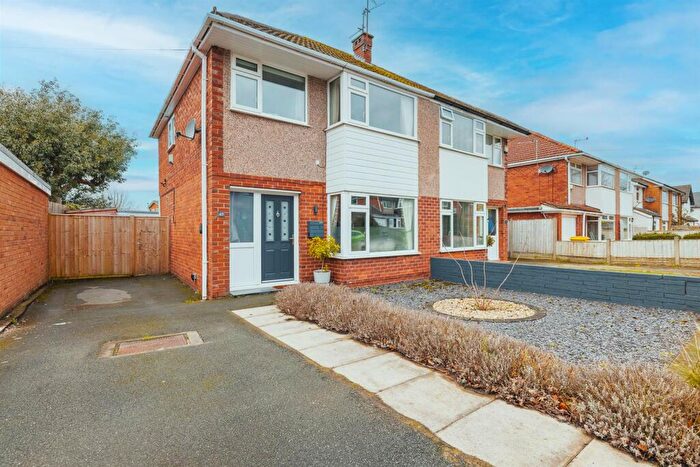 3 Bedroom Semi Detached House For Sale In Carlton Close, Parkgate, Neston, Cheshire, CH64