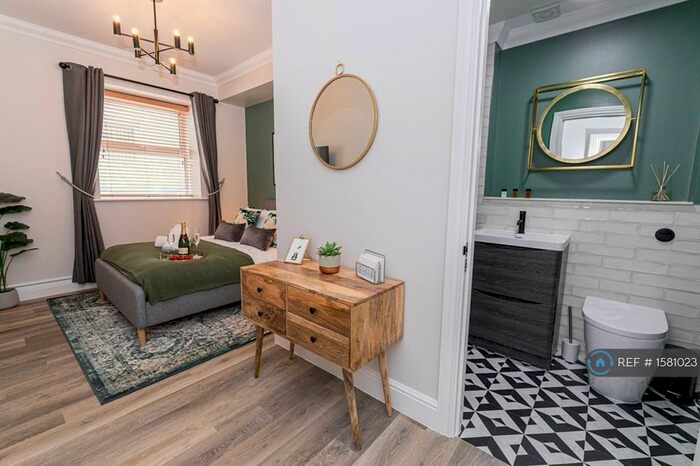 2 Bedroom Flat To Rent In St. Michaels Road, Bournemouth, BH2