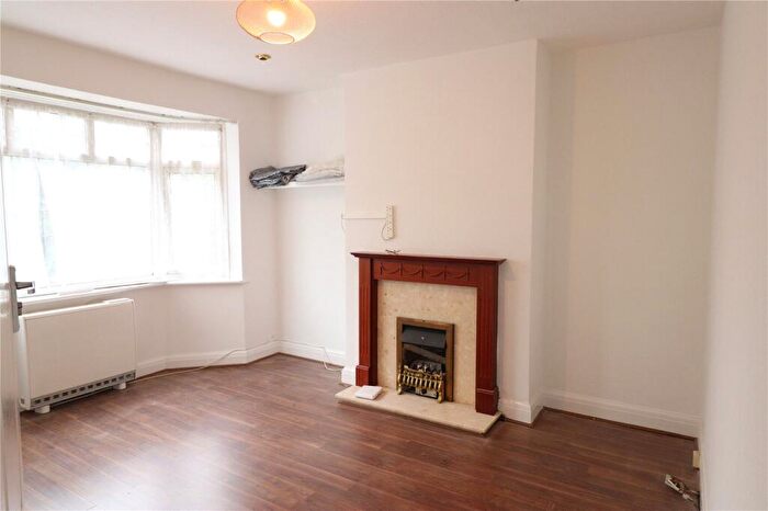 2 Bedroom Maisonette To Rent In Chalfont Court, London, NW9