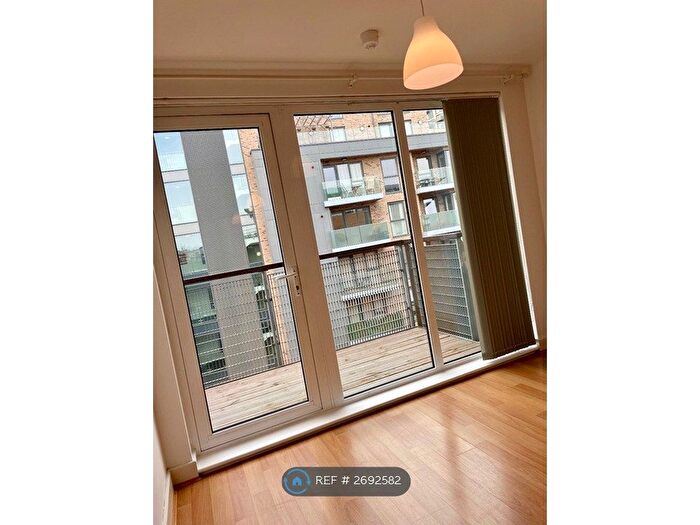 2 Bedroom Flat To Rent In Norman Road, London, SE10
