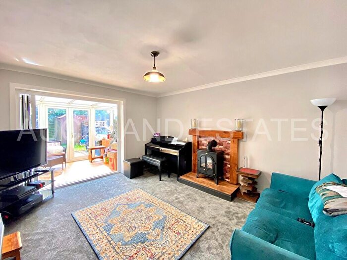 2 Bedroom Terraced House To Rent In Gowar Field, South Mimms, EN6