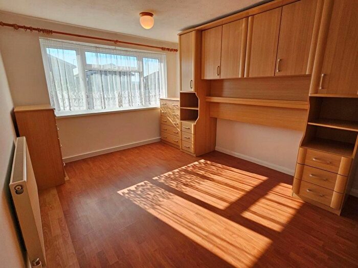 2 Bedroom Detached Bungalow For Sale In Hogarth Road, Eastbourne, BN23