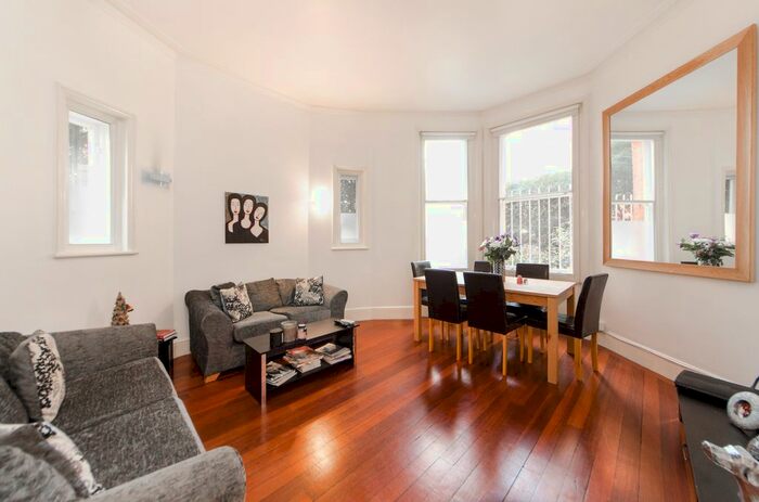 2 Bedroom Flat To Rent In Barkston Gardens, London, SW5