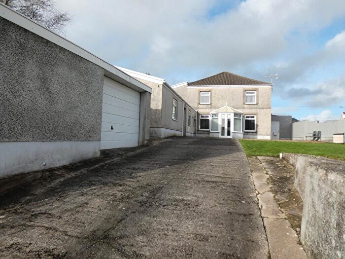 3 Bedroom End Of Terrace House For Sale In Deer Terrace, Skewen, Neath ., SA10