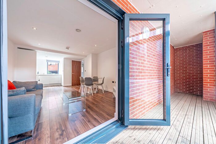 1 Bedroom Flat To Rent In Madison House, Wrentham Street, B5