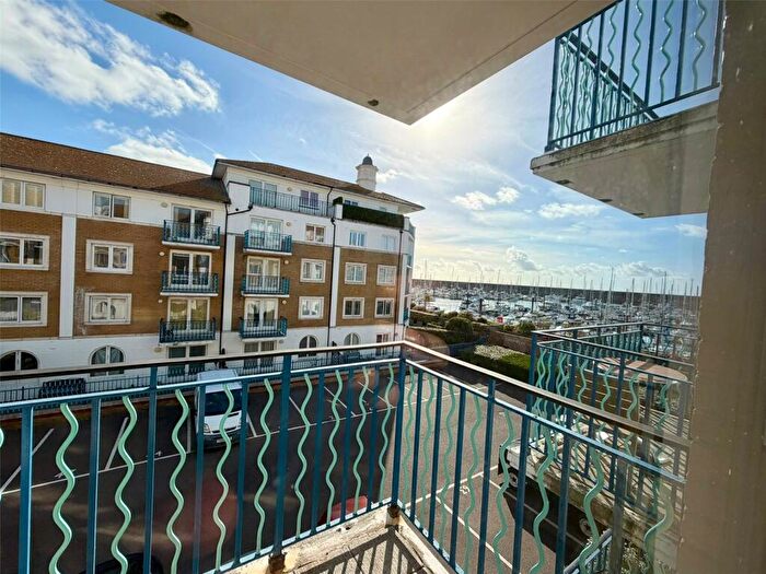 2 Bedroom Flat To Rent In Neptune Court, The Strand, BN2