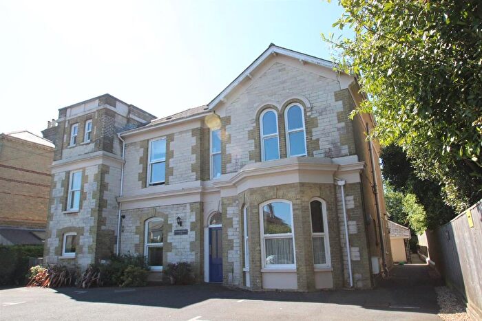 2 Bedroom Flat To Rent In Partlands Avenue, Ryde, PO33