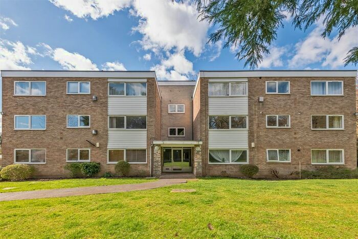 2 Bedroom Flat To Rent In Oakdale Gardens, London, E4