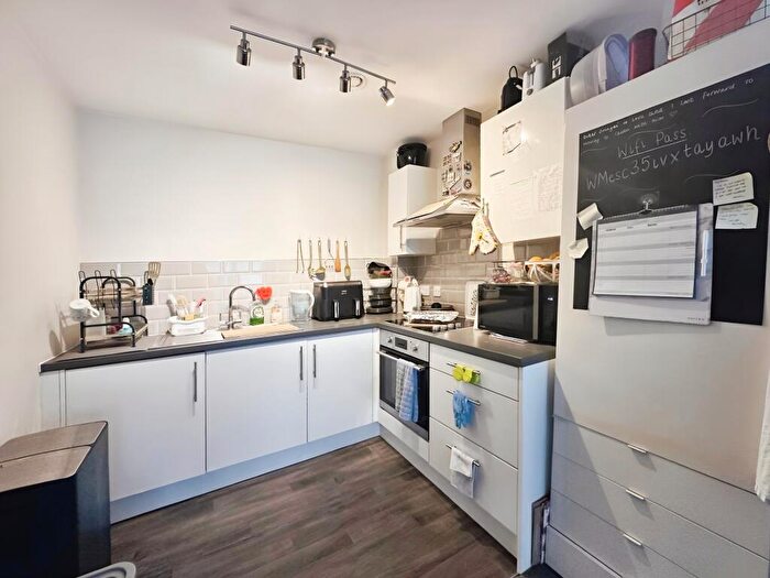 1 Bedroom Flat For Sale In Skinner Lane, Leeds, LS7