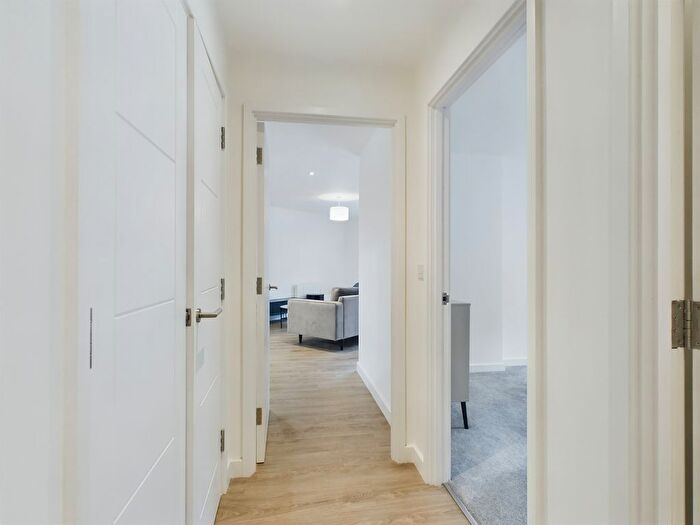 2 Bedroom Flat To Rent In Hampton Place, Ashford, TN23