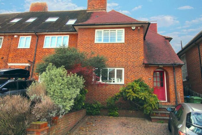 5 Bedroom Semi-Detached House To Rent In Archery Road, London, SE9