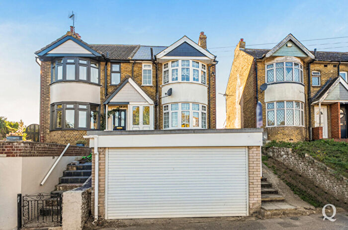 3 Bedroom Semi Detached House For Sale In Grovehurst Road, Kemsley, Sittingbourne, Kent, ME10