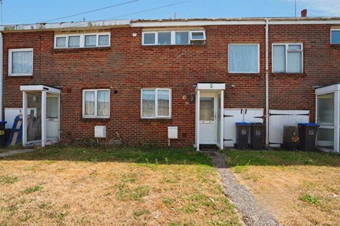 2 Bedroom Terraced House For Sale In Meadow Road, Worthing, BN11