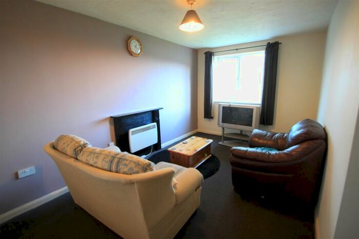 2 Bedroom Flat To Rent In Tudor Road, Nuneaton, CV10