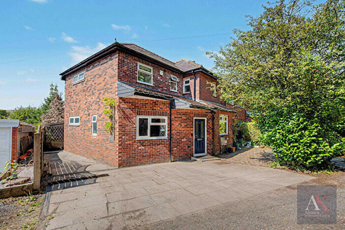 4 Bedroom Semi-Detached House For Sale In Blackstone Edge Old Road, Littleborough, OL15