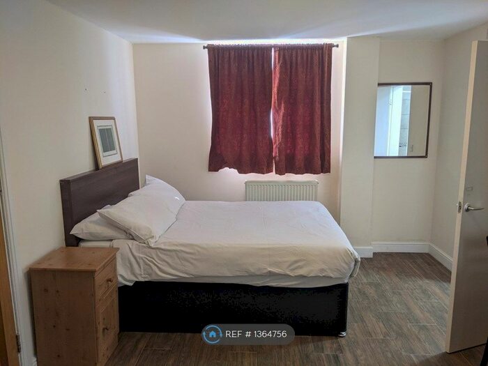 Studio To Rent In North Station Road, Colchester, CO1