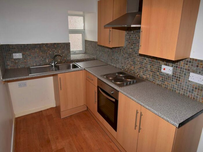1 Bedroom Flat To Rent In Llangyfelach Road, Brynhyfryd, Swansea SA5