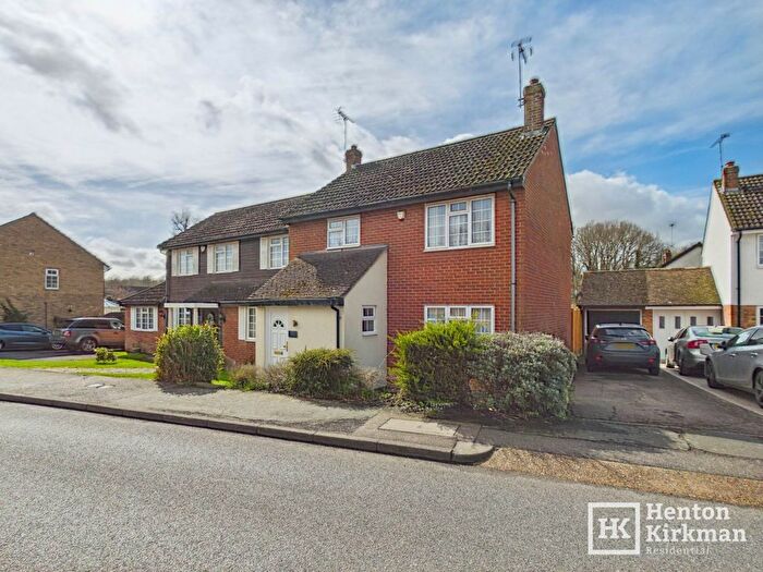 4 Bedroom Semi-detached House For Sale In Mercer Road, Billericay, CM11