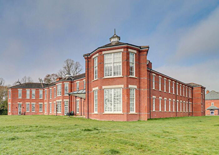 3 Bedroom Flat For Sale In Beningfield Drive, London Colney, AL2